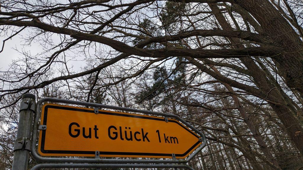 Nomen est omen: Zwischen Bresewitz und Barth liegt Gut Glück.